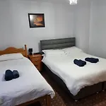 3-beds Sleep 7 With Garden & Private Parking