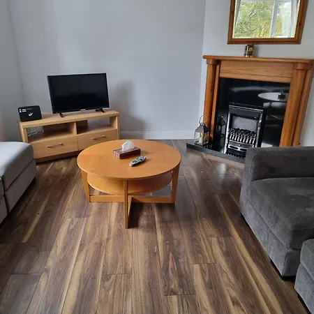 Сasa de vacaciones 3 Bedrooms - Sleep 7 - Garden - Private Parking