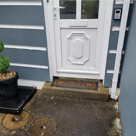 3-Bedroom House Sleep 7 With Garden & Private Parking Carrick on Shannon