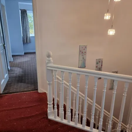 3-beds Sleep 7 With Garden & Private Parking * Carrick on Shannon