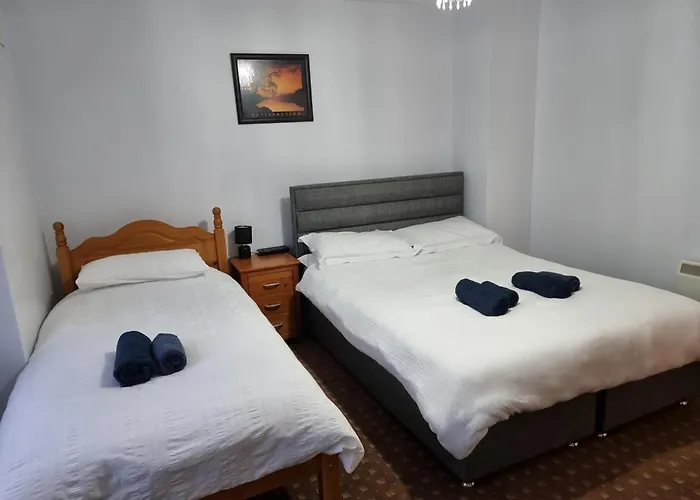 3-beds Sleep 7 With Garden & Private Parking